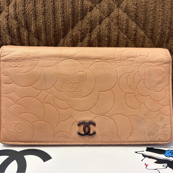 Chanel Leather Blush Pink Camellia Wallet W/ Box, Card, Chain, Dust Bag - Picture 2 of 7